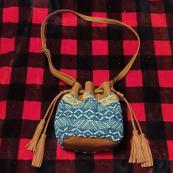 Claire's tassel dre string bucket bag crossbody purse Boho - Picture 1 of 11